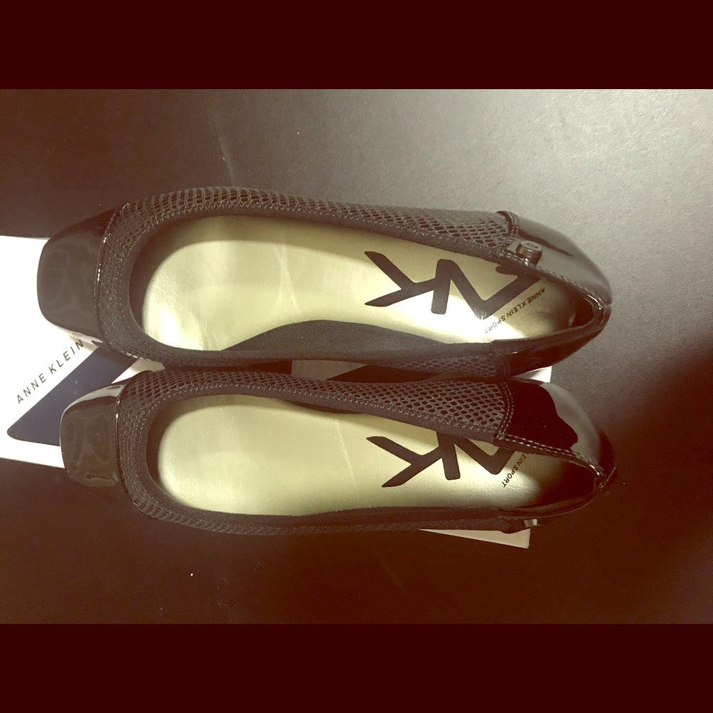 Like new Ann Klein flats